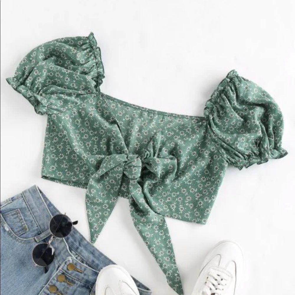 Zaful Ditsy Print Tie Front Puff Sleeve Blouse